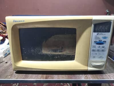 dawlance medium size microwave oven
