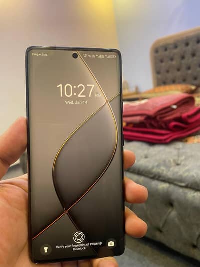 Tecno spark 20 pro plus