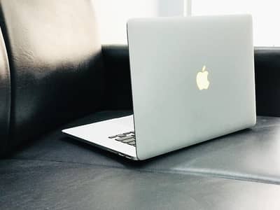 APPLE MACBOOK PRO 2015 15'' WITH 16GB RAM AND CORE I7