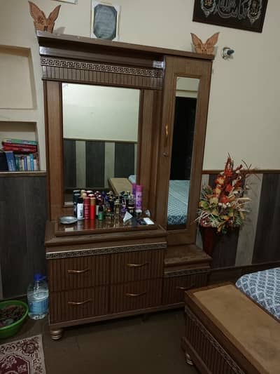 Bed with sidetables and dressing