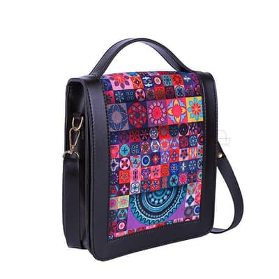 women's trandy  spectrum crossbody bag