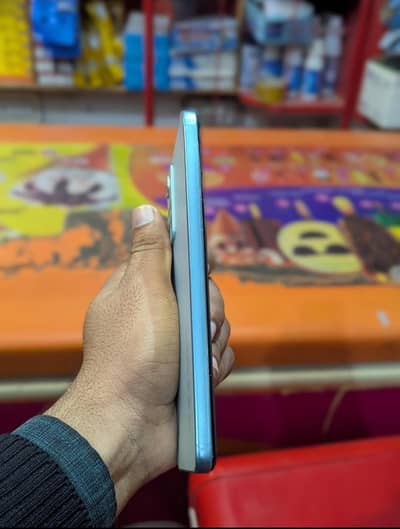 condition 10/10 with complete box original one hand use