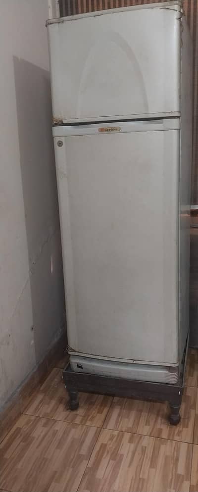 Medium size dawlance fridge. .