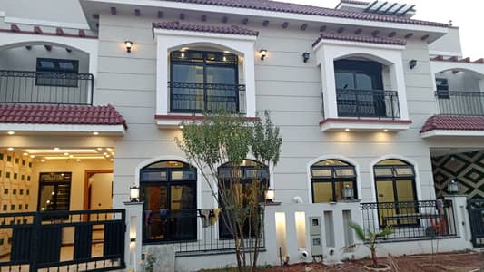 3 Marla luxury house for sale in qutbal fathejang road
