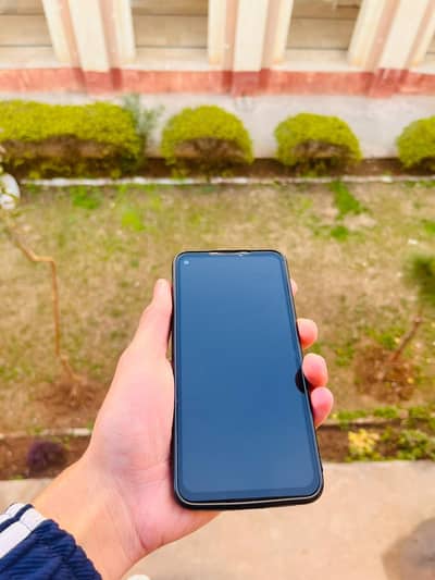 Google Pixel 4a | Excellent Camera & Compact Phone