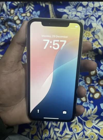 iPhone 11 condition 10 x 10 are okay