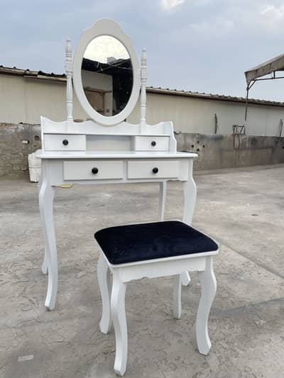 Dressing table for kids