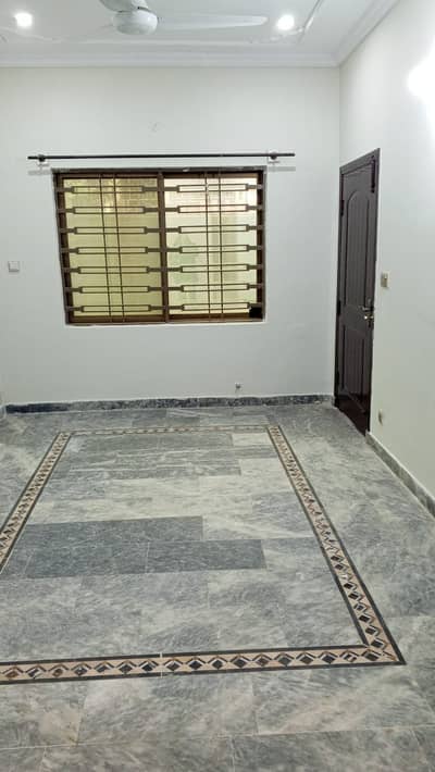 Ideal Lower Portion For rent In I-11/2