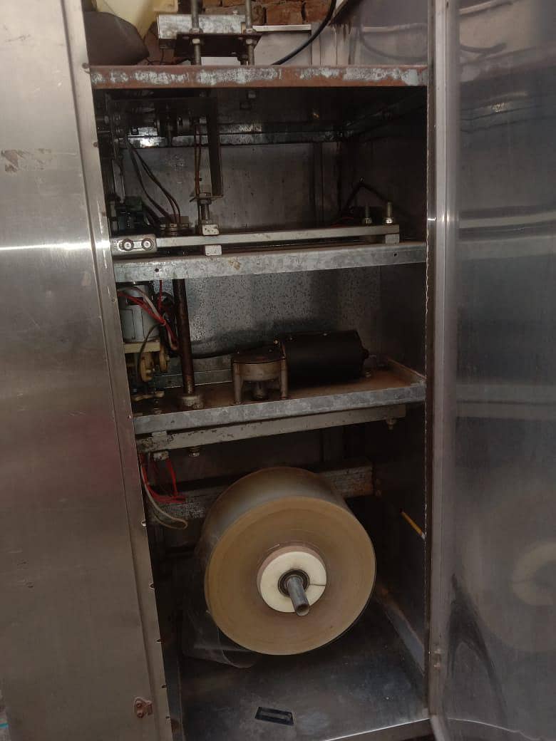 آٹومیٹک ساشے پیکنگ مشین (تجارتی استعمال کے لیے بہترین) 3