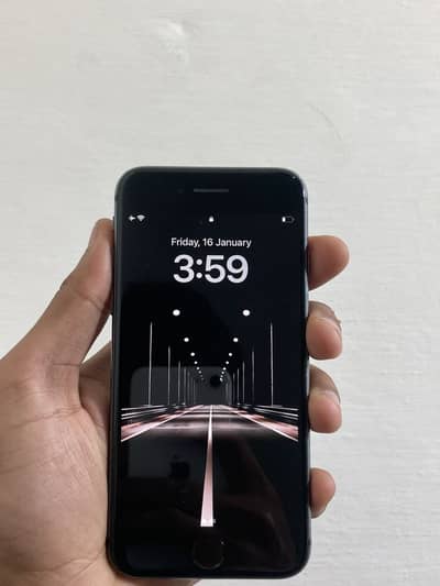 iPhone 8 – 64GB (Non-PTA) for Sale
