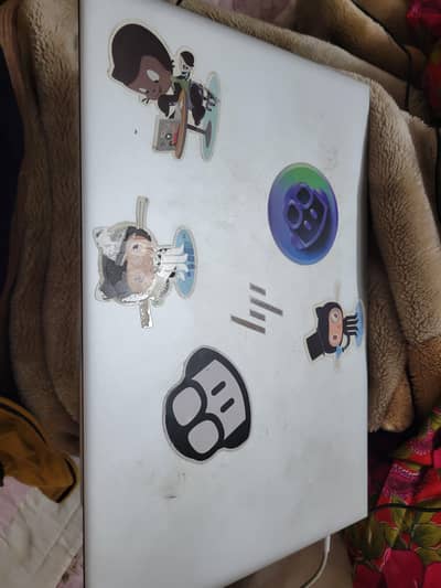 Hp laptop ryzen 5 1 gb graphic card