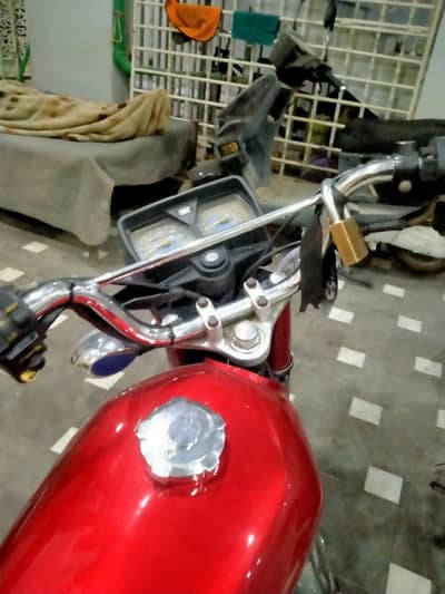 125 1986 model bike bilkul updated hai condition apky samny hai