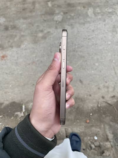 iPhone 16rpromax256 non pata Jv brand new condition