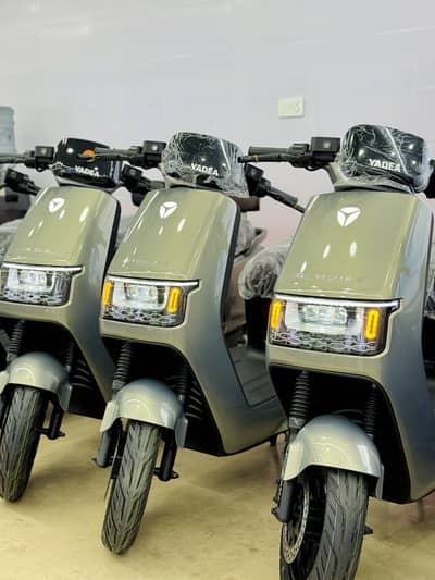 EV Cash & Qist Yadea Electric Bike EPOC Scooty Scooter Eve Metro Revoo
