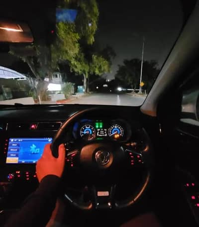 bumper to bumper januionl 7 seater push start sunroof criuse control .