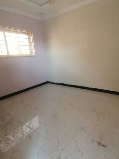 10 Marla Full house 6Bederooms A/Bathrooms 2DD 2kitchen servants rooms with bath and kitchen
