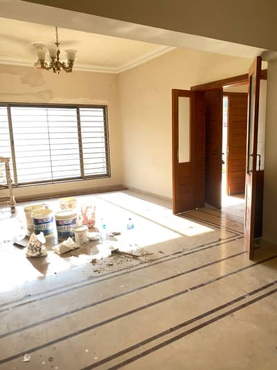 14 Marla Fully Independent Ground Portion 3 Bedrooms Attach Bathrooms DD Car parking