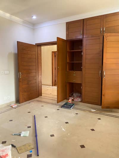 14 Marla Fully Independent Ground Portion 3 Bedrooms Attach Bathrooms DD Car Parking