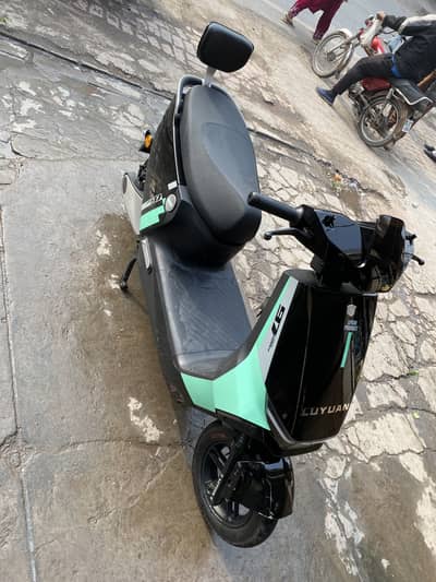 Luyuan Electric Scooter