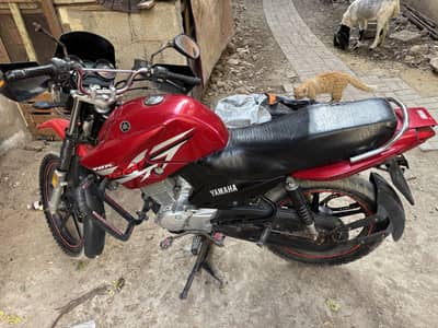 yamaha 125g red colour good condition