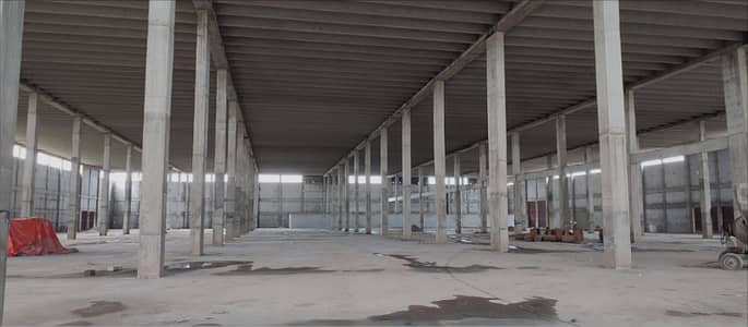 Humak , kahoota industrial triangle 100,000 sqft warehouse with 40 feet height, docks available