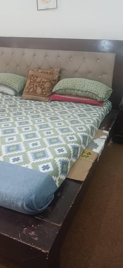 want to sale my bed set with dresser