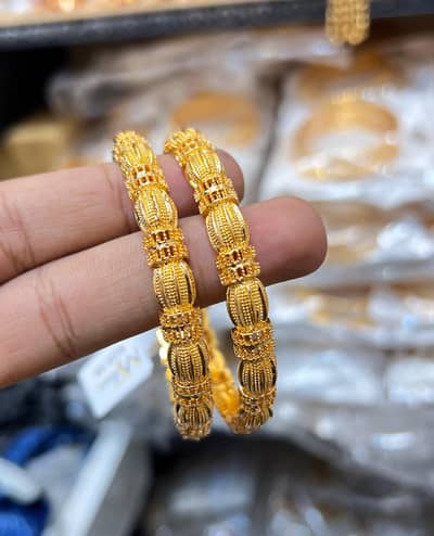 Artificial jewellery