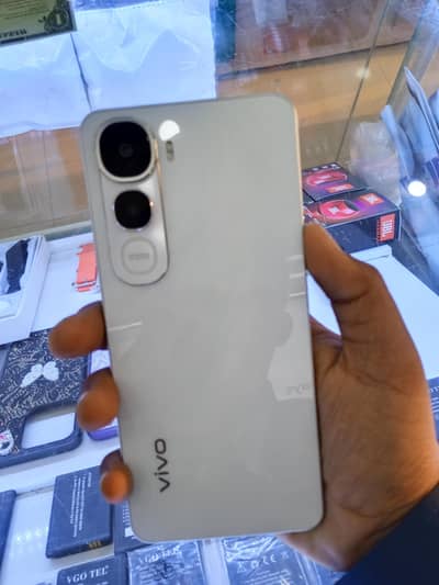 Vivo y 400 5 g 2 day used 10 by  10 condition