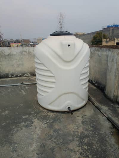 1200 ltr wali tanki for sale only 22hzr ache condition mea ha