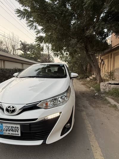 Toyota yaris 1.5 ativ cvt