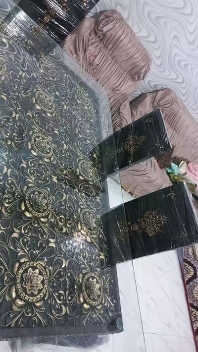 brand new 6 seater wooden and glass dining room set condition 10 by 10