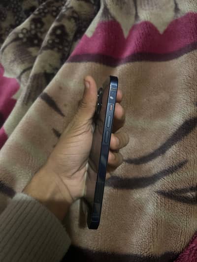 I phone 13 jv 10 by 10 condition 128 gb sim time available.