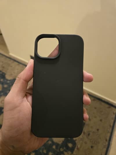 IPhone 15 (Simple Black Cover)