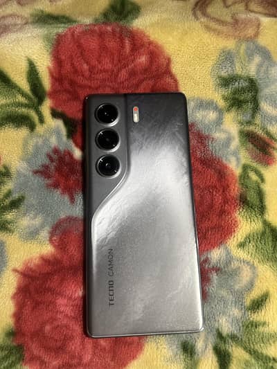 Tecno Camon 40 Pro