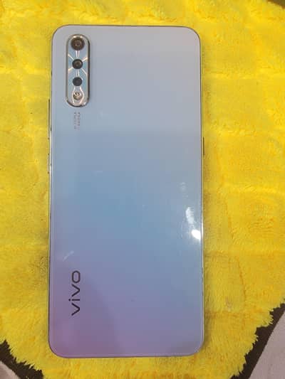 VIVO S1 4+1/128 GB