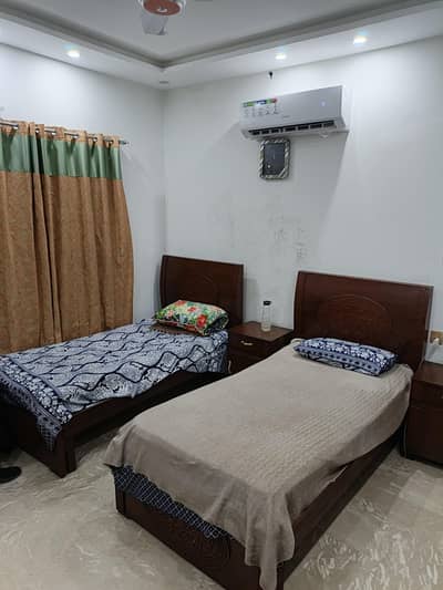 2 Sinle Bed 2 Side Table Like new  Used