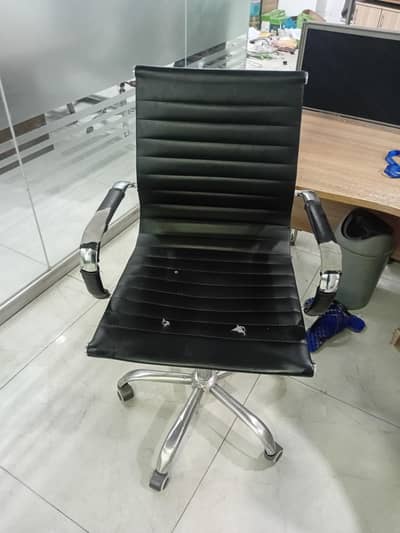 interwood brand table and chairs