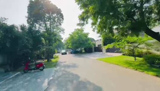 Near To Park Plot At Cost Of Land