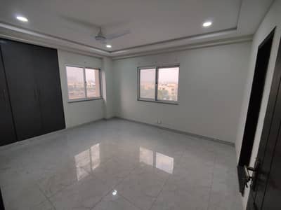 3 bed apartment available for rent bahria Enclave sector C royal Mall