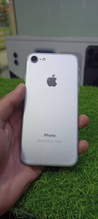 iphone 7 Pta approved 32 gb white genuine