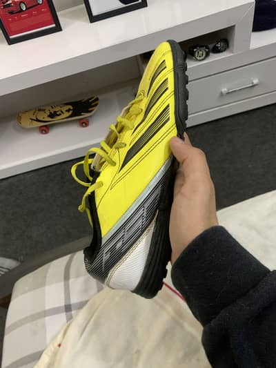 Football shoes