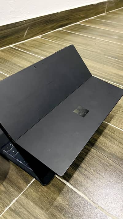 Core i5-10th Generation Surface pro 7