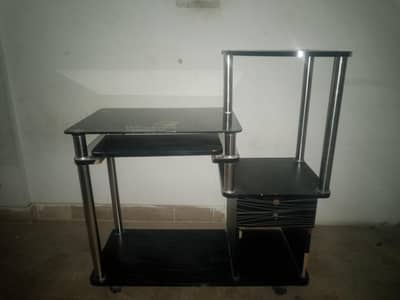 Computer Table with Keyboard Tray & Wheels – Used