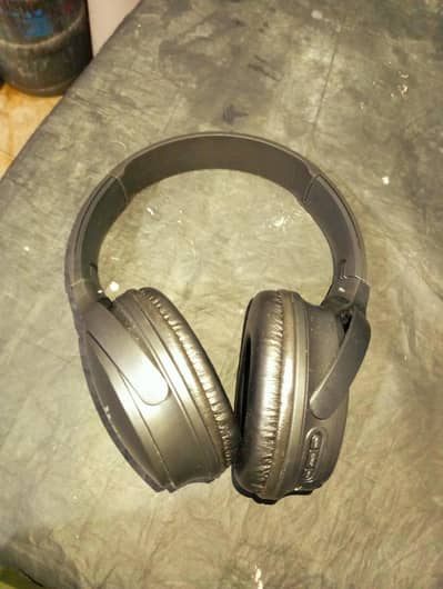 4-5 days old 2and Headphones