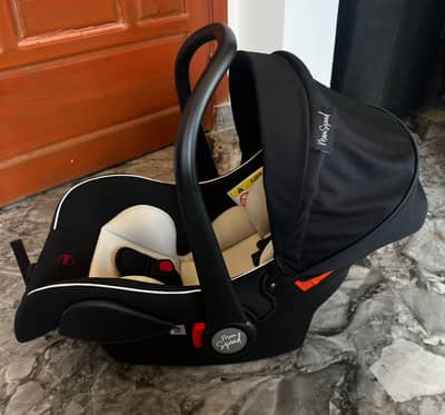 Mom Squad Car Seat + Carry Cot