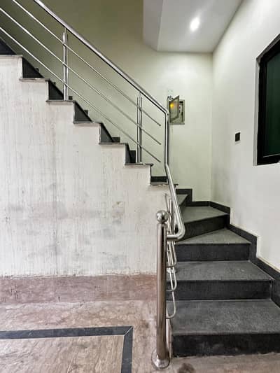 8 MARLA BRAND UPPER PORTION FOR RENT , MILLITARY ACCOUNT HOUSING SOCIETY COLLEGE ROAD LAHORE .