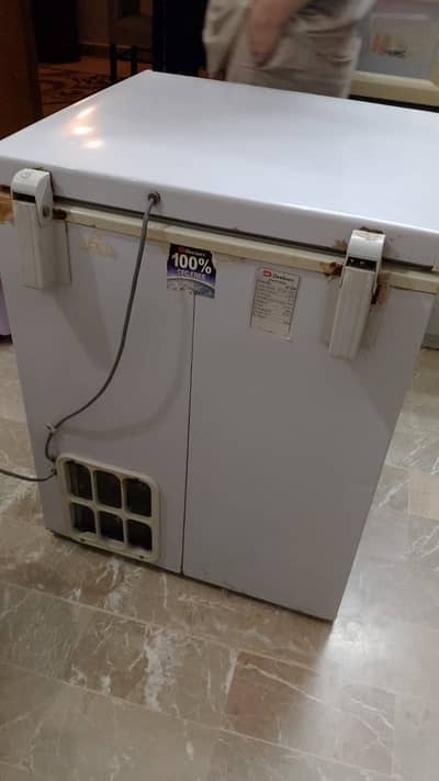 Dawlance deep freezer (Two compartments in single door)