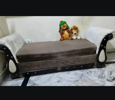 Sethi Sofa