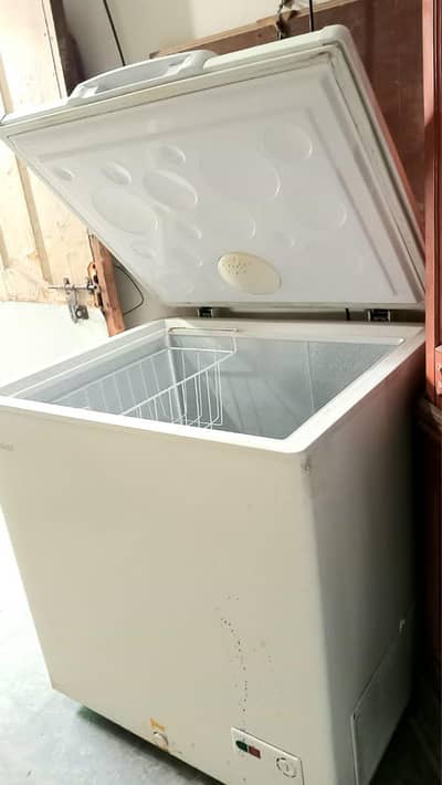 Haier Deep Freezer 15.86 Cu Ft - 10/9 - Urgent Sale Lahore