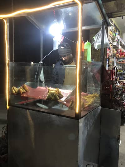Samosa chips counter